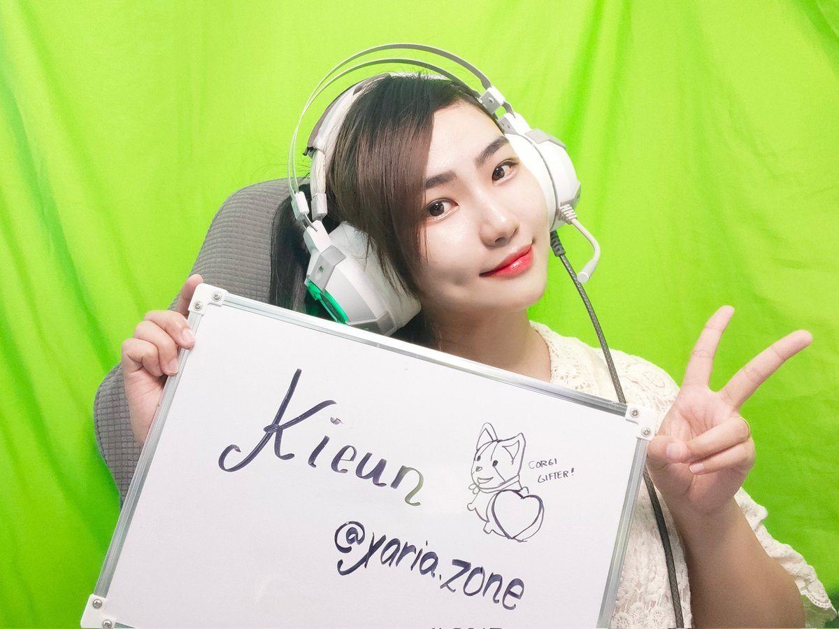 aria_gxc's tweet photo. Switched to Streaming on TikTok because it's more lively , gifts are encouraging and the algorithm is good. 
♪⁠┌⁠|⁠∵⁠|⁠┘⁠♪ 
 here posting it for more publicity!

https://t.co/eBNN9ydwu5 https://t.co/06Ojqchxz4