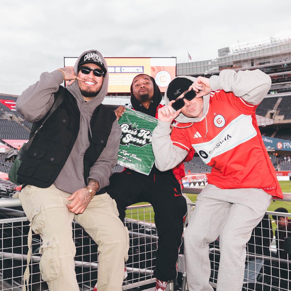 JAMSTFC's tweet photo. JUMBOTRON JAMS LIVE FROM SOLIDER FIELD! Shouts to the @ChicagoFire for having me 🔥🔥💨💨

Best 4/20 of my life. Who else do it like this??? Video recap drops tomorrow 👀 

📸 :: @Enrg96 https://t.co/GvMz9oq4kQ