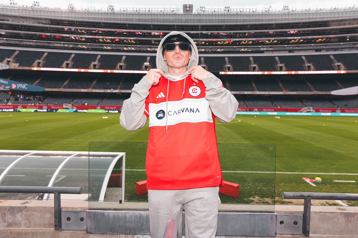 JAMSTFC's tweet photo. JUMBOTRON JAMS LIVE FROM SOLIDER FIELD! Shouts to the @ChicagoFire for having me 🔥🔥💨💨

Best 4/20 of my life. Who else do it like this??? Video recap drops tomorrow 👀 

📸 :: @Enrg96 https://t.co/GvMz9oq4kQ