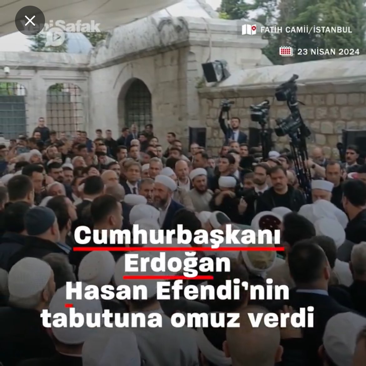 İsmailağa Hasan Efendi’nin cenazesine siyasi parti liderlerinden sadece Cumhurbaşkanı Erdoğan ve M.Destici katıldı. Fatih Erbakan, A.Davutoğlu ve A.Babacan’ın olmaması dikkat çekti. Neden yoklardı acaba!