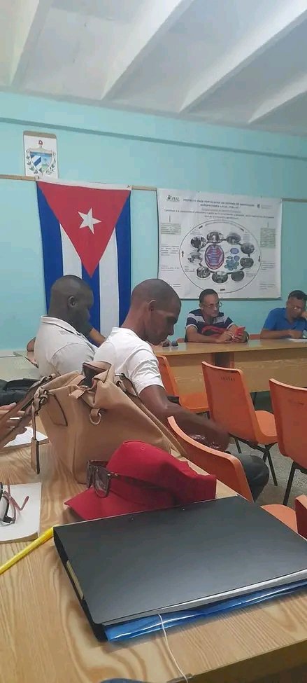 CMP95040507's tweet photo. Los especialistas del Centro Meteorológico Provincial Guantánamo,  hoy es el comienzo de su maestría una forma más de demostrar que # Juntos Podemos y en conmemoración al 30 Aniversario CITMA. CUBA. # Juntos somos ciencia. https://t.co/9gNBqvRMKu