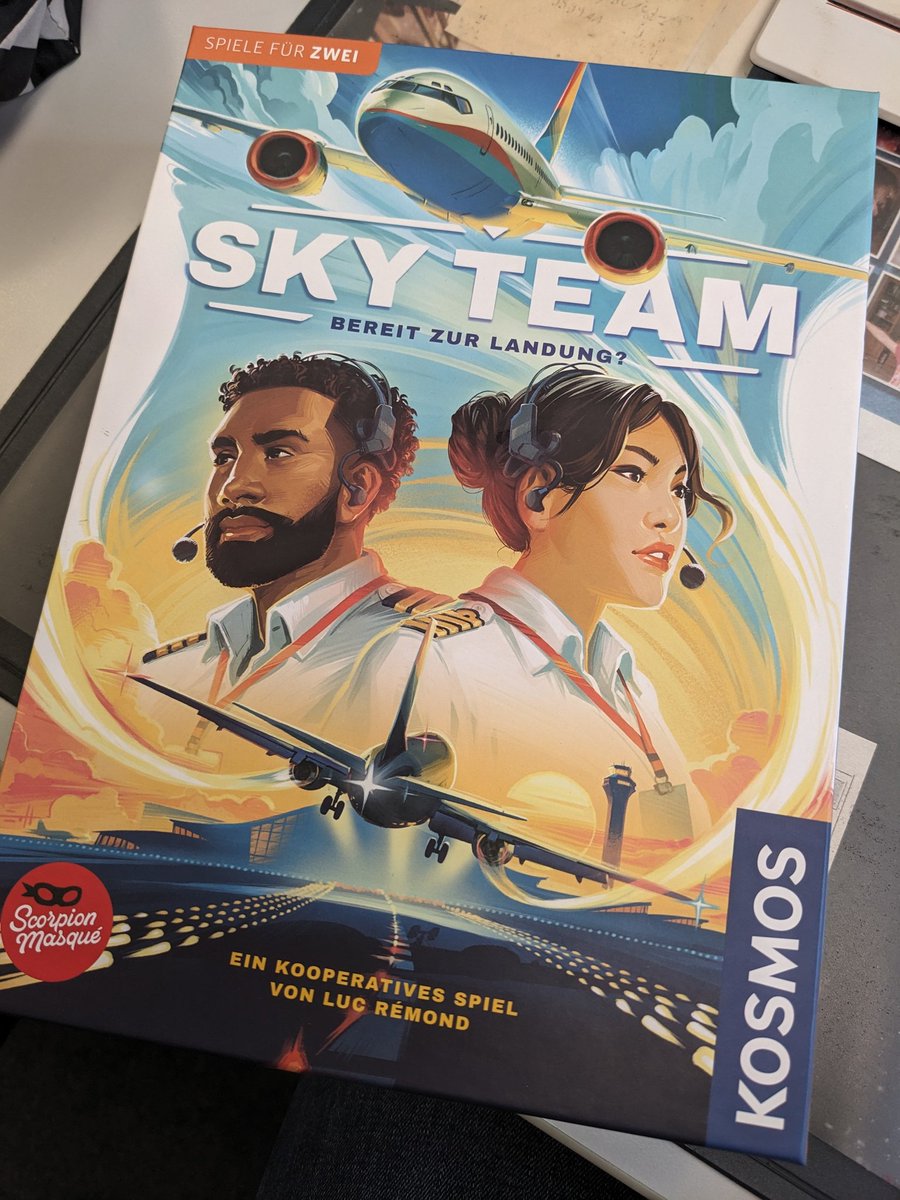 Eigentlich fast überall vergriffen und erst in ein paar Monaten wieder lieferbar, habe ich zufällig beim örtlichen Buchhändler noch ein Exemplar gefunden #skyteam