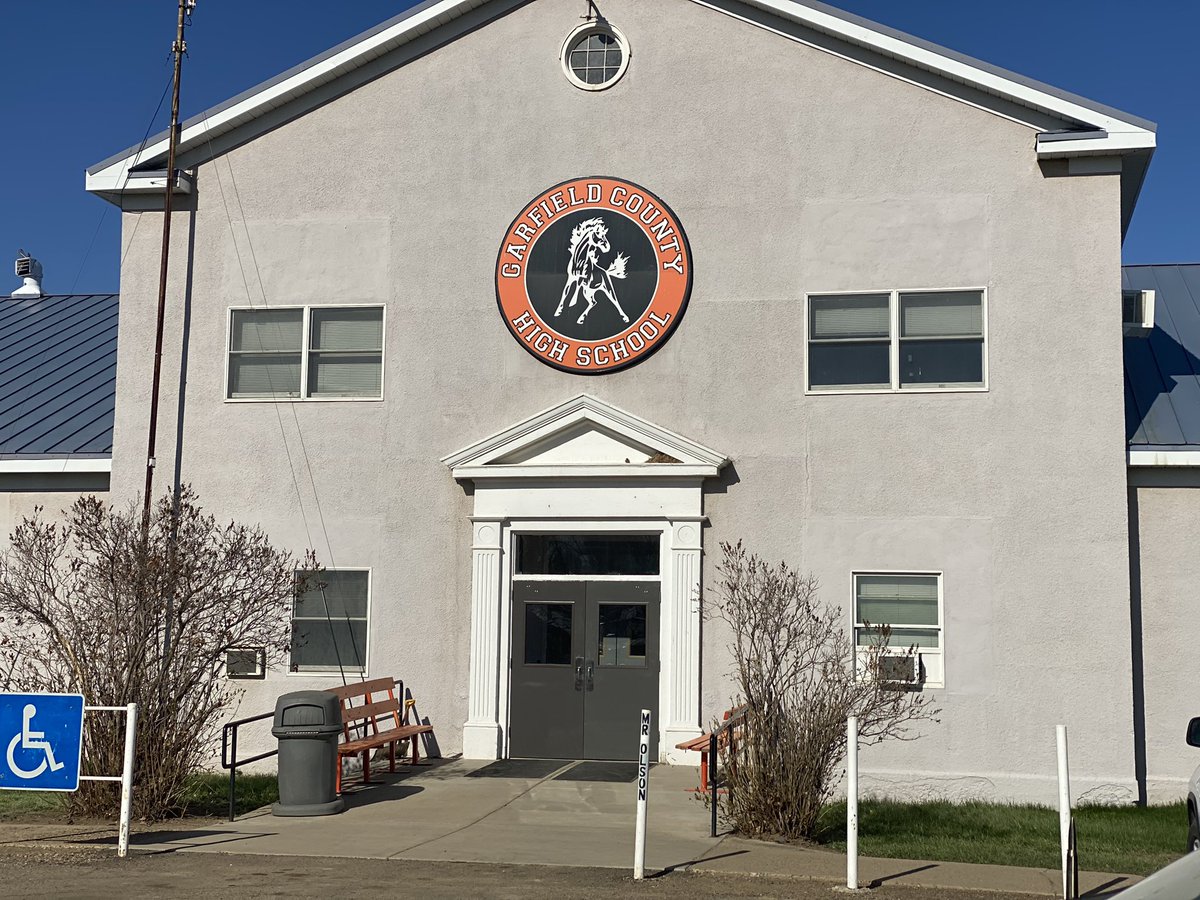 Thank you Coach Wally Harbaugh at Garfield County HS for allowing me to talk ball and life to your student athletes! @MonTechFootball #RollDiggs ⚒️