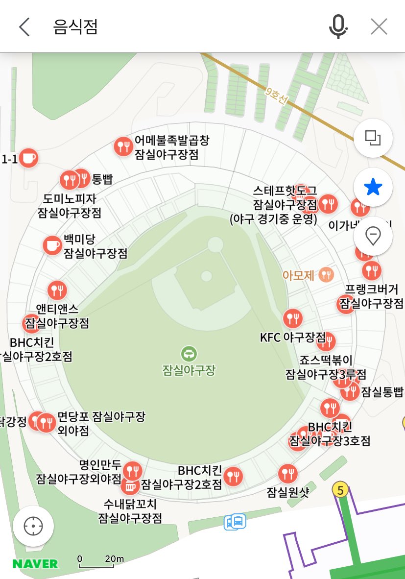 내가 농구장 야구장 돼지력 격차 언제 느꼇는지알아?
농구보러 잠실학체갓을때야... 이걸보셈 
둘이 고작 100m 떨어져잇음
.               농구장                                          야구장