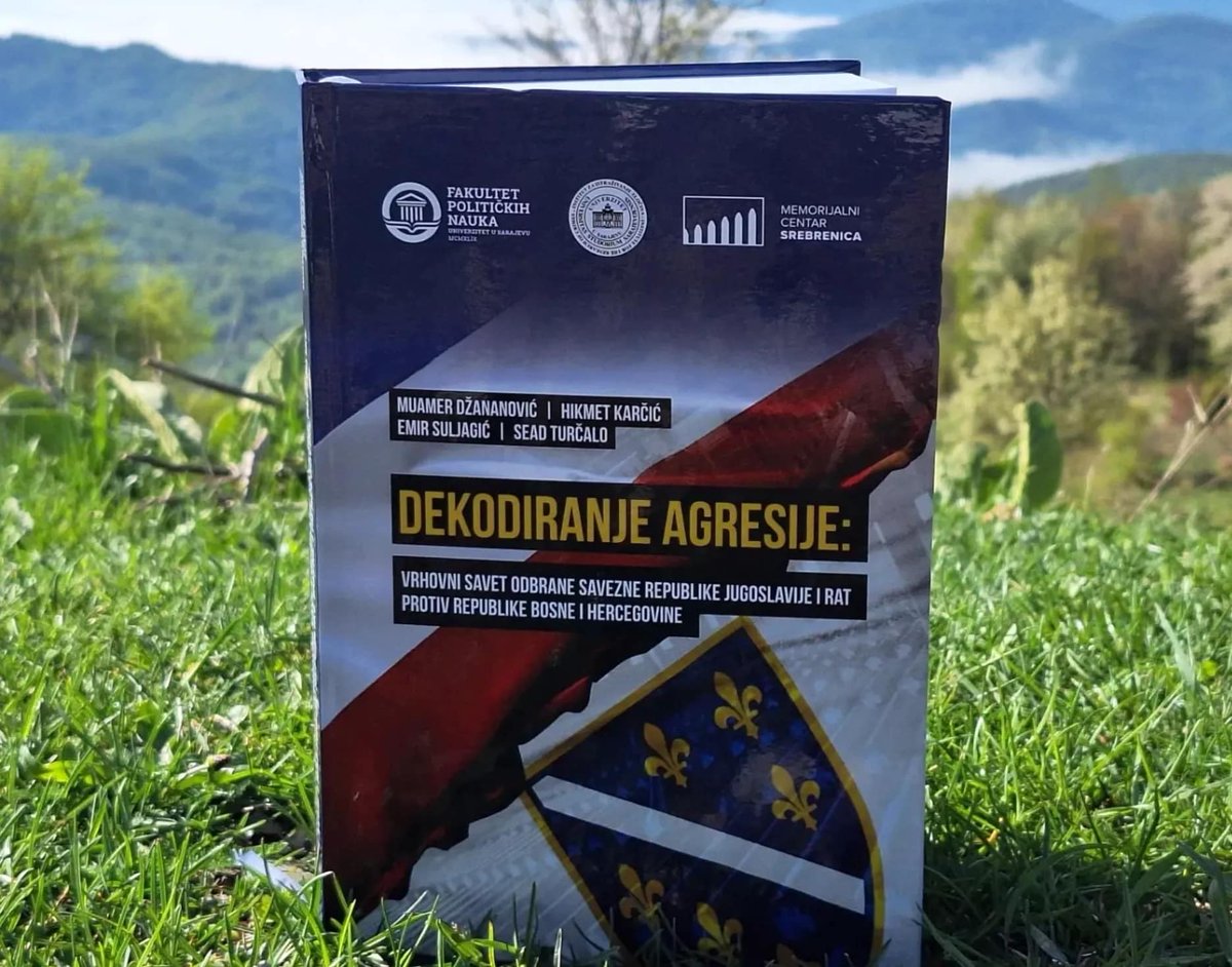 Obavezan dolazak! #Sarajevo: Promocija knjige 'Dekodiranje agresije' u #Vijećnici 25. aprila @Muamer_Dz @hikmet_karcic @suljagicemir1 @sturcalo radiosarajevo.ba/metromahala/te… @radiosarajevo @SrebrenicaMC