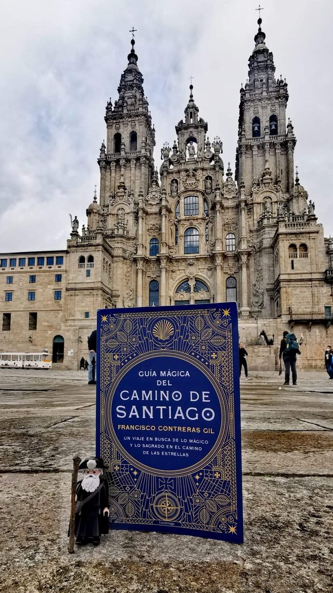 Cada libro que ves tiene alma. El alma de quien lo escribió y el alma de quienes lo leyeron (Zafón) Feliz #DiaDelLibro Feliç #SantJordi Feliz San Jorge Liburuaren Egun Zoriontsua #GuíaMágicaCaminoSantiago 5ªEdición @Planetadelibros @Luciernaga_Ed #DiaDelLibro2024 #SantJordi2024