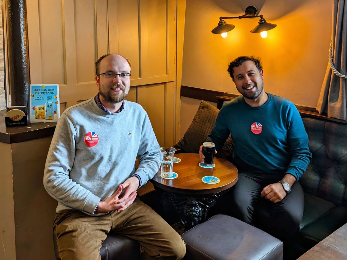 rwparkinson's tweet photo. This St George's Day, being at Ye Olde Hob Inn, Bamber Bridge reminds us that patriotism and equality go hand in hand ✊️

In WW2, locals fought against racism here, and today the Labour  Party is proud of our nation's history and ready to serve. #StGeorgesDay 🏴󠁧󠁢󠁥󠁮󠁧󠁿 🌹 @UKLabour https://t.co/NW7WTVMaMo