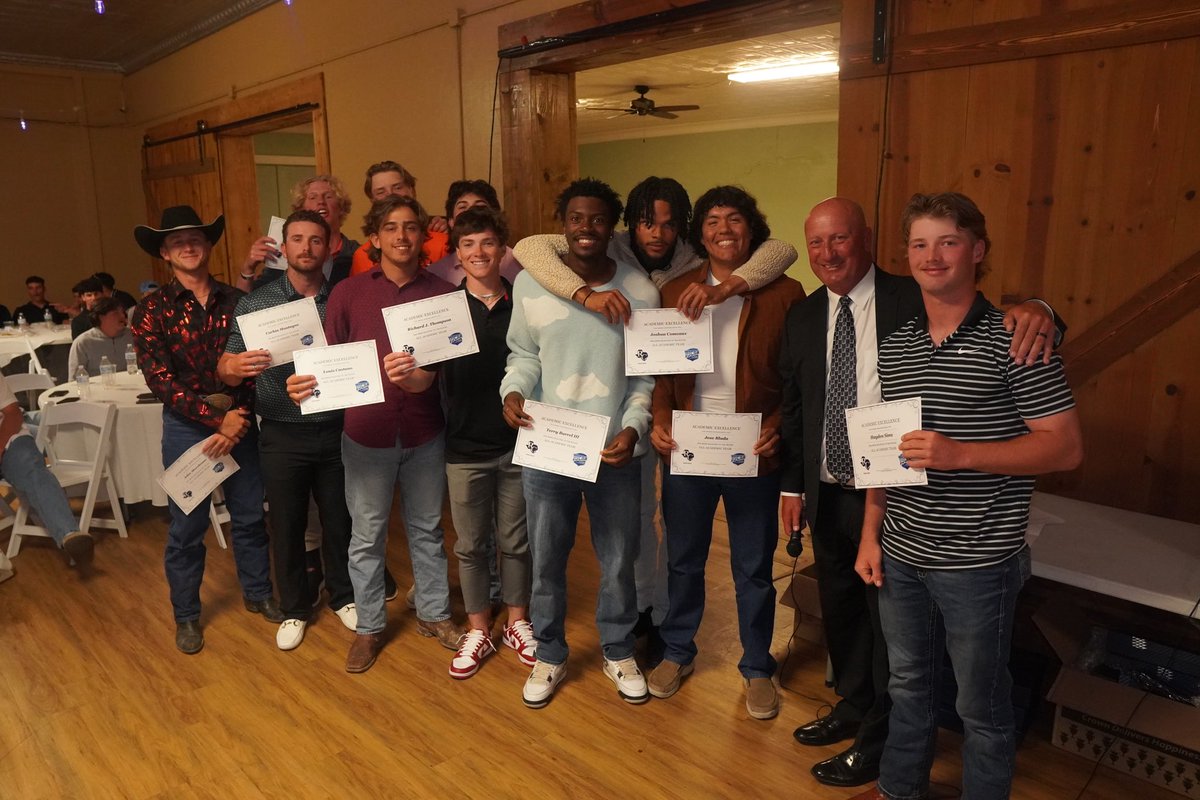 Chase Van Dyk tweet media