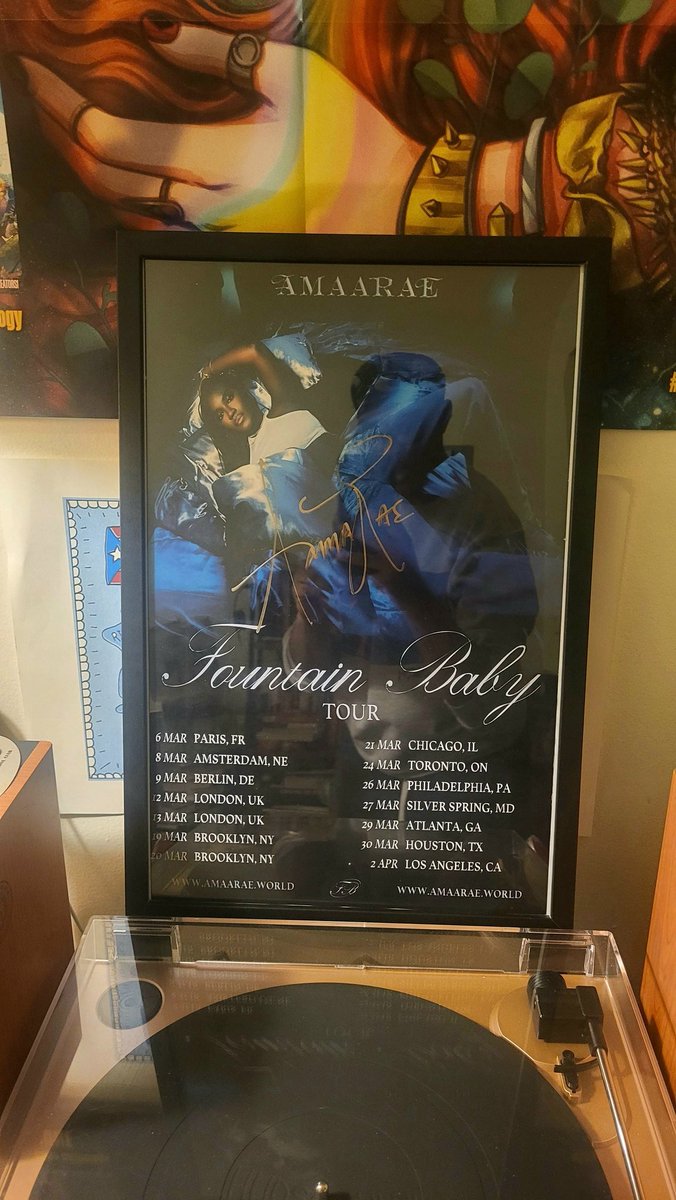 beyondbinary91's tweet photo. Finally framed my @amaarae autographed tour poster. I even found a place for it right near my Janelle MonΓ‘e posters. Who else can say they've got Amaarae's autograph 4 times over?? π #FountainBaby #FountainBabyTour #AutographedMerch https://t.co/lRNwOrUTy3