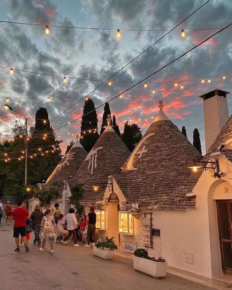 Italie 🇮🇹 

Alberobello