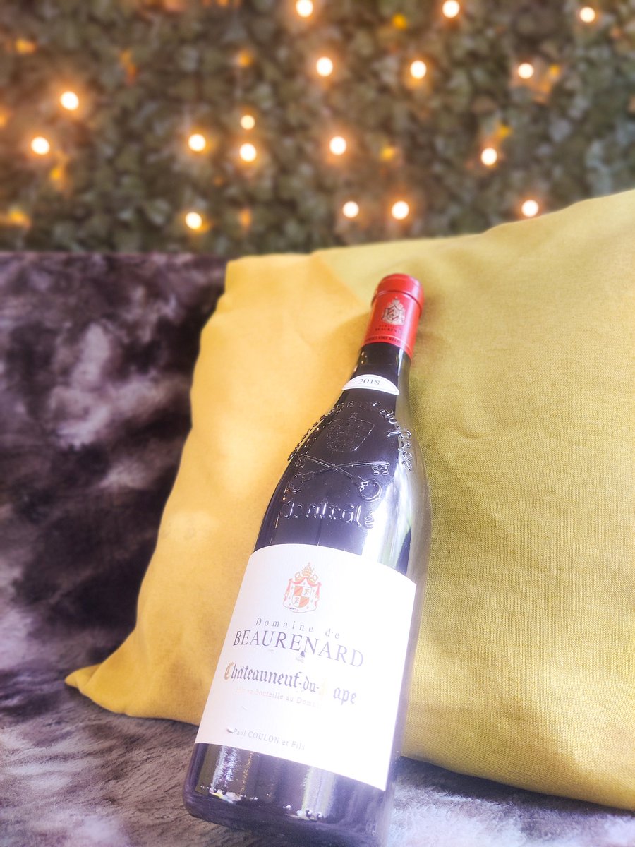 Raising a toast to George's Day with a fine bottle of Chateau du Pape. Cheers to tradition and good company! 🍷🏰 #GeorgesDay #WineTime #PubLife