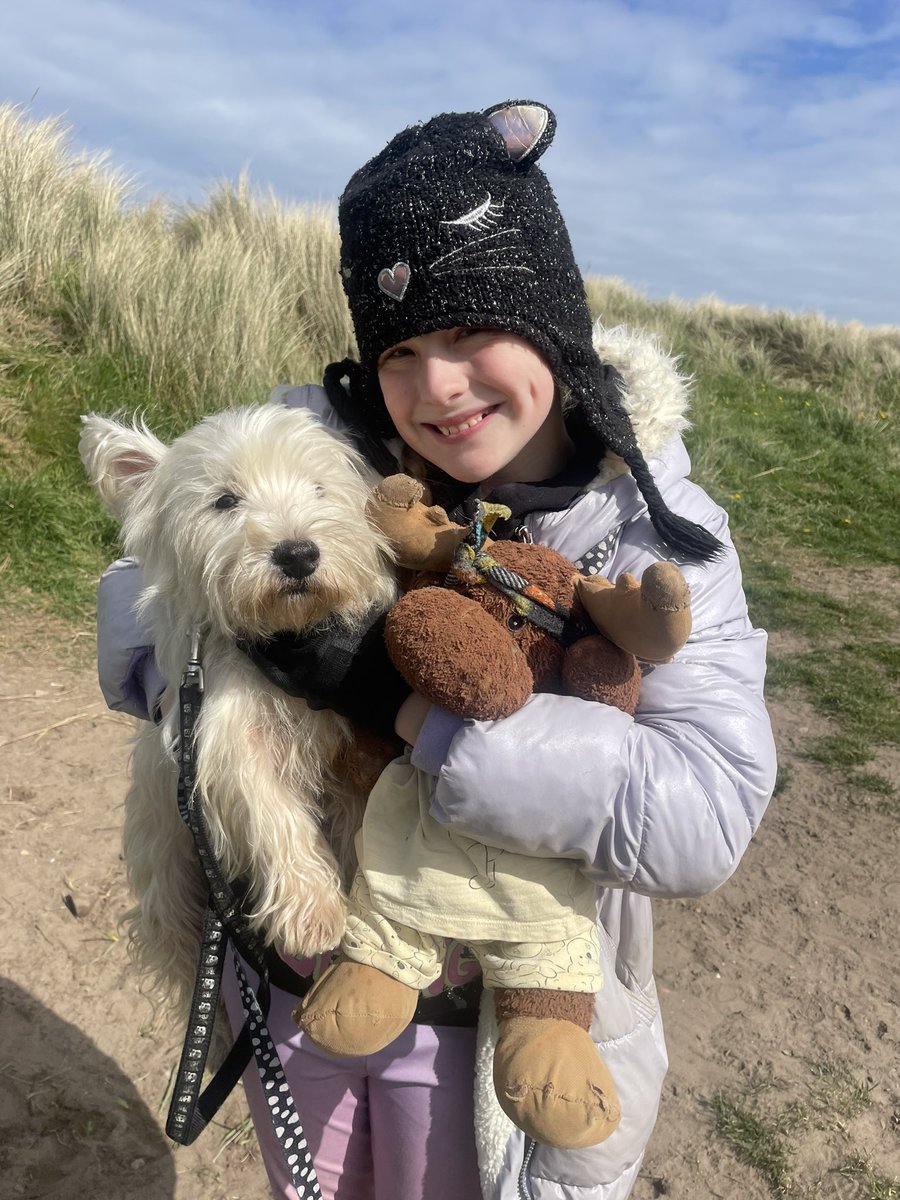 Imagine if your 🐶 got trapped in this!!! ⚠️ very dangerous!!! Wind the bobbin up!!! 😃 solve the problem… #PlasticPollution #Cambois #Northumberland #kindness @des_farrand