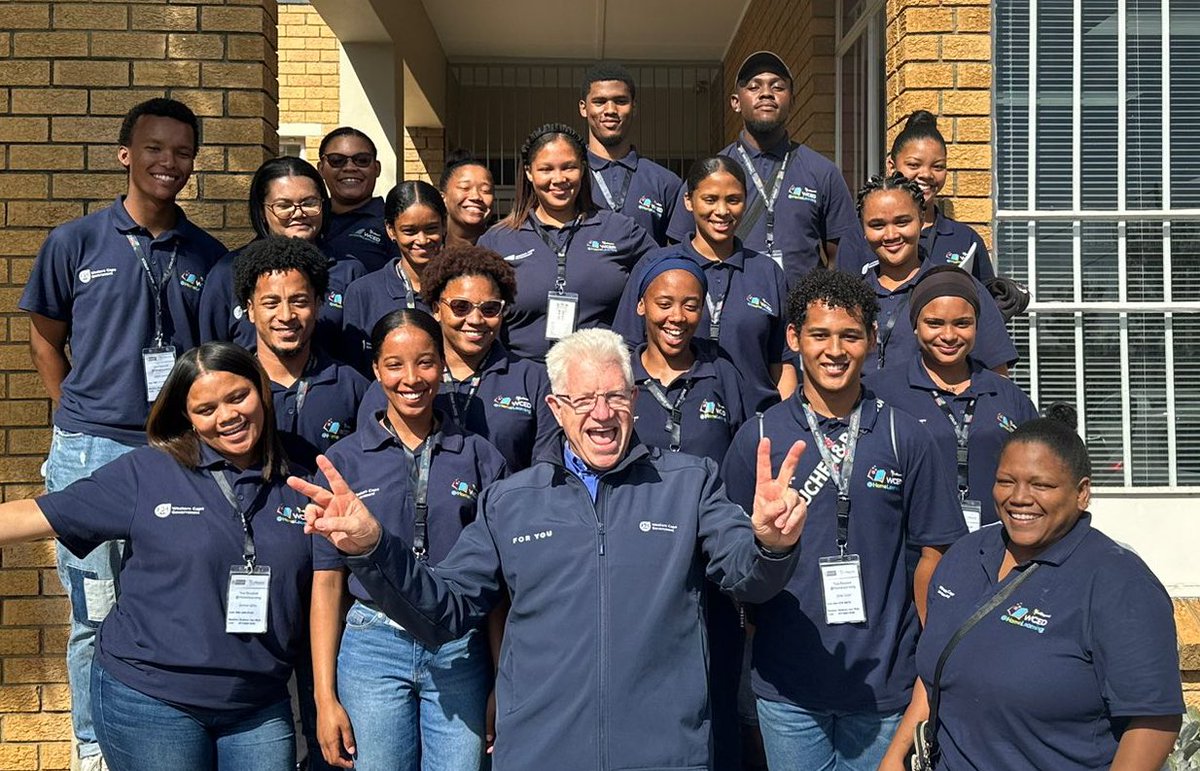 Premier Alan Winde (@alanwinde) on Twitter photo It was fantastic to bump into some of our Yeboneers in Porterville! ๐
These young people are helping us to do better. ๐
The <a href="/YearBeyond/">YearBeyond</a> Programme provides unemployed youth between the ages of 18 and 25 with meaningful work experience. ๐งโ๐ง
Since its launch in 2015, it has It was fantastic to bump into some of our Yeboneers in Porterville! ๐
These young people are helping us to do better. ๐
The <a href="/YearBeyond/">YearBeyond</a> Programme provides unemployed youth between the ages of 18 and 25 with meaningful work experience. ๐งโ๐ง
Since its launch in 2015, it has