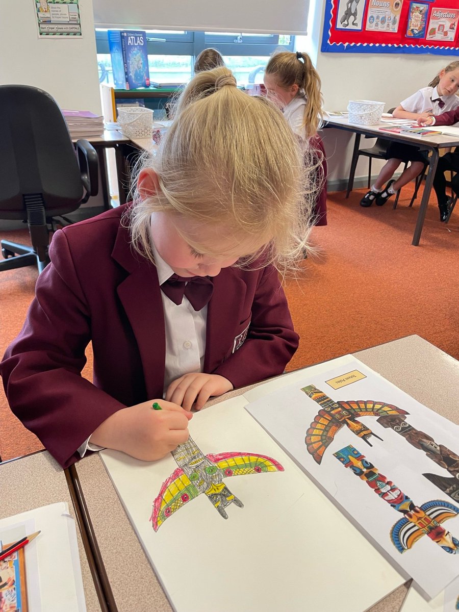 The children in Year 2 @AKSPrepSchool @AKSSchool have continued to learn about Totem Poles and have created some stunning drawings in their sketch books.