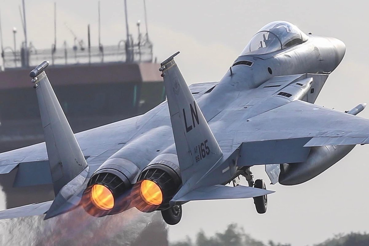 F-15 Eagle Takeoff
#F15 #F15Eagle #Fighterjet #takeoff #aviation #Military #airforce #aviationlovers #aircraft