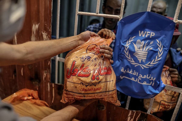 🚨 200 days. Half the population of #Gaza is starving. @WFP is providing desperately needed food to more than a million people each month and working to get collapsed food systems up and running. 📣 But this is a drop in the ocean of needs, A humanitarian ceasefire is needed!