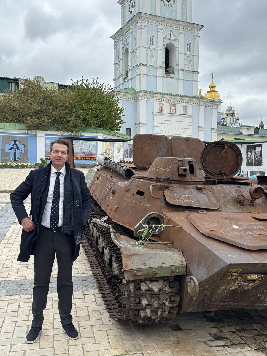 Consulukr's tweet photo. Interesting meetings in #Kyiv with the National Bank of Ukraine and the Minister of Foreign Affairs #nucc #handelsmissie #netherlands #ukraine https://t.co/JF0Hgh0js5