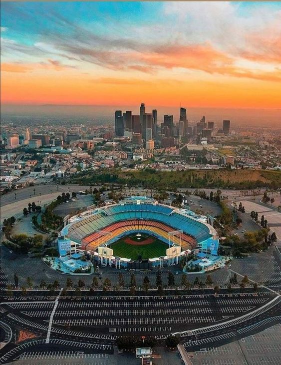 Dodger Stadium is a baseball stadium in the Elysian Park neighborhood of Los Angeles, California
.
.
.
#usalove #usa #america #iloveusa #usapatriot #americandream #americanstyle #motivation #americanlife #americanfreedom #usacity #usacitys #nature #newyork #usacouple