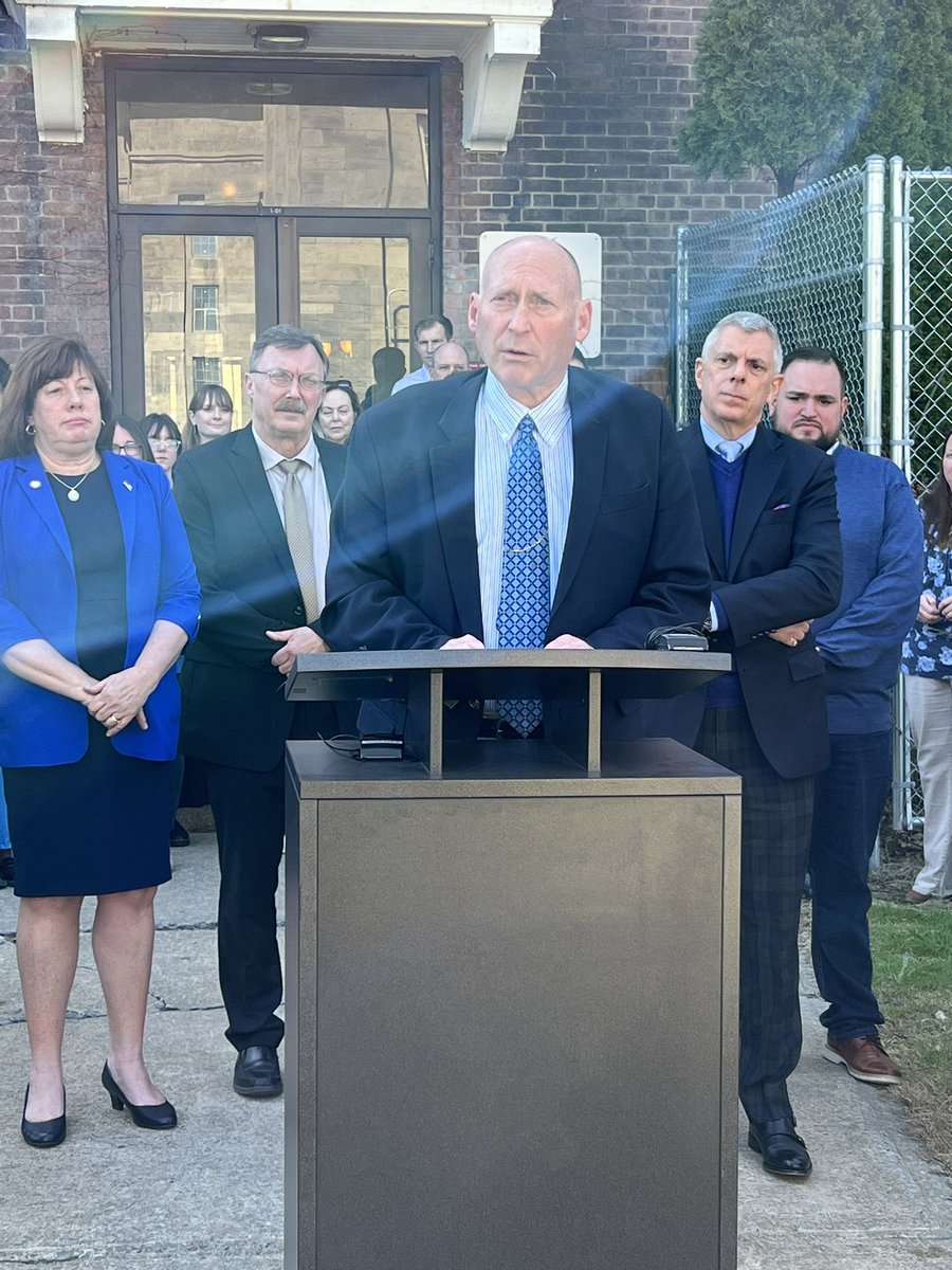 Today we held our annual #OneidaCounty #ChildAbusePrevention Awareness Event at the Child Advocacy Center in #Utica. Nothing we do in this county is more important than protecting our children. For more information, please visit: ocgov.net/news/oneida-co…