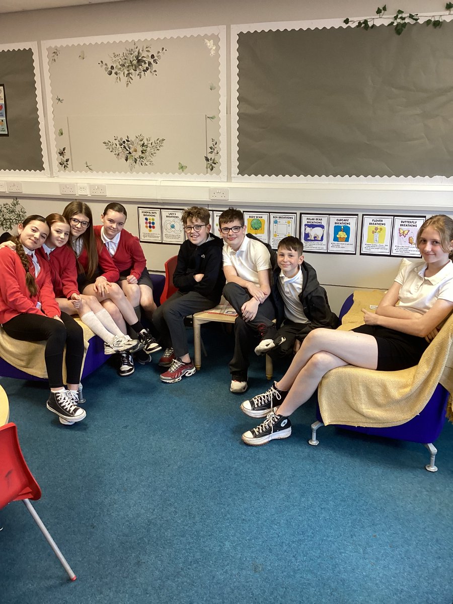 Mrs Martin had a successful 1st meeting with our house captains. As a school we will explore UNCRC Article 31 (rest, leisure, play, culture and arts). Balmoral will be our 1st house to attend our house captain surgery (24/4/24) to suggest ways to improve our play area.