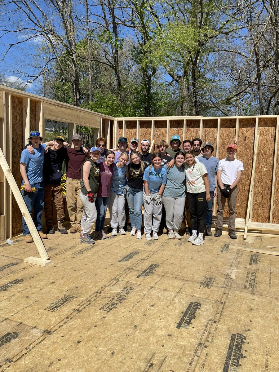 Did you know? 📰 Over 70 members of our Giant community are down in West Virginia taking part in community service over their April break for Habitat for Humanity. 

Check out some of their work so far this week 📸

Way to go Giants! 💚💛