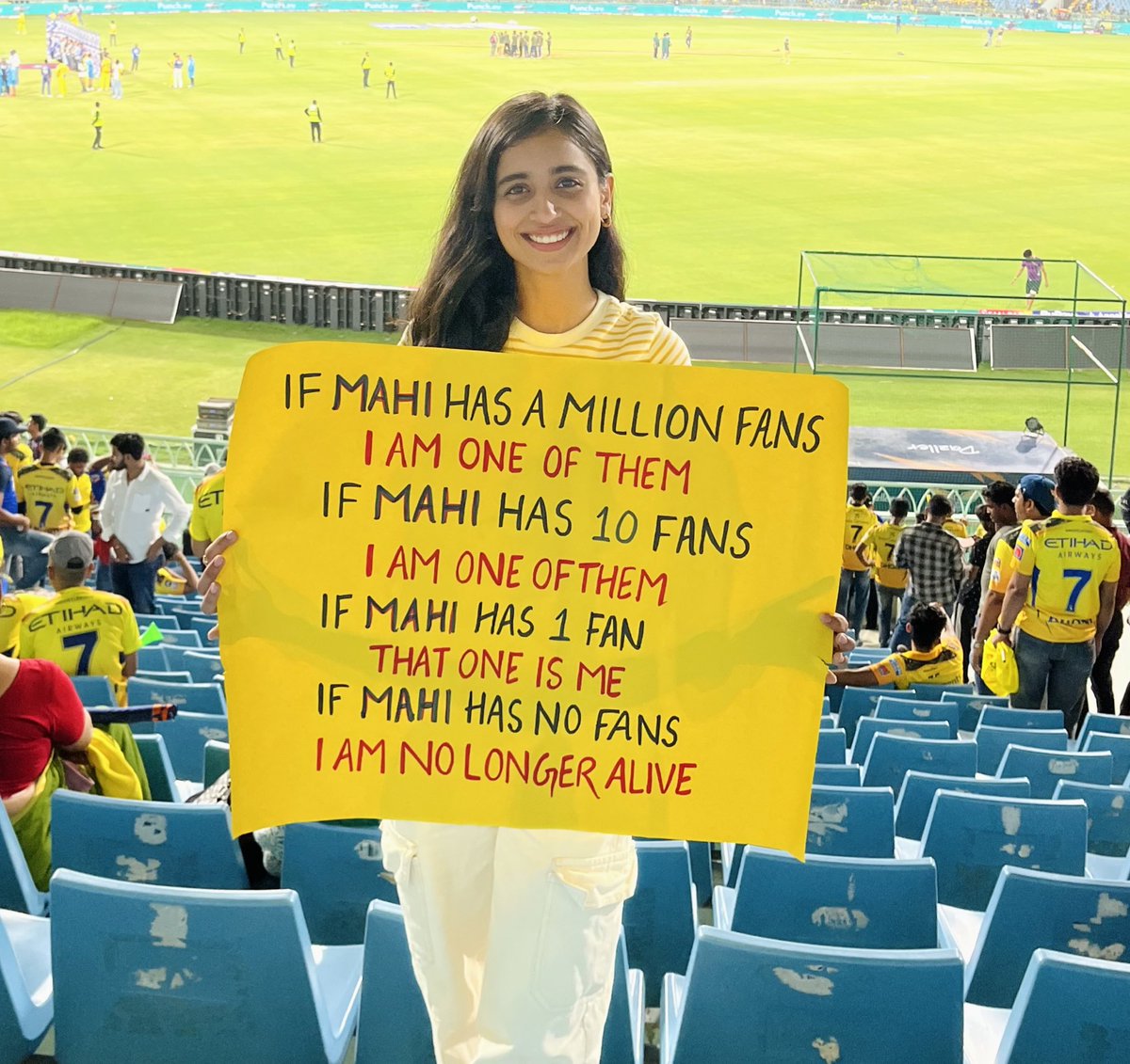 thisisbhumika's tweet image. Mahi abhi bhi maar raha hai😌