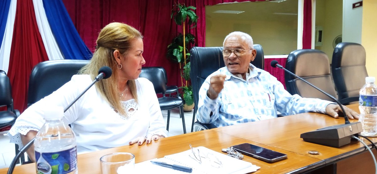 El exsecretario general de la central obrera de #Cuba 🇨🇺, Pedro Ross Leal, convocó a seguir fortaleciendo la preparación y capacitación de los dirigentes sind. en el nuevo escenario laboral del país, durante un encuentro presidido por @Isdalys1 con motivo del #1Mayo.
