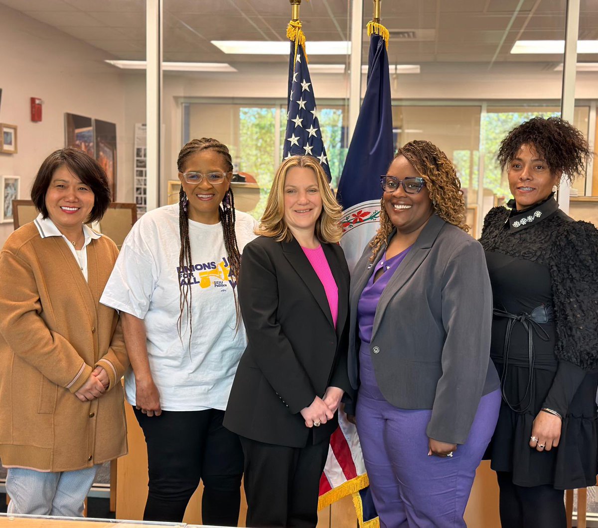 🧵 This morning, home care workers & President Thomas of @SEIUVA512 joined Deputy Secretary of Health and Human Services Andrea Palm to celebrate the newly released Medicaid Access Rule’s investments in care workers. #CareCantWait #CareIsEssential