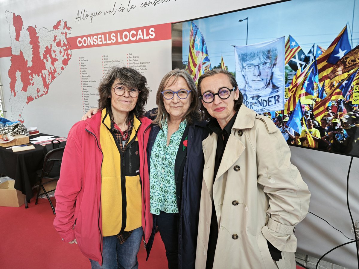 RE_SantMartiBCN's tweet photo. Perquè #DefensemL1Oct, perquè les gestes no són només llegendes.
Perquè els herois són els qui somien la #Llibertat i hi lluiten per ella.
#Catalunya tindrà #Independència i vencerem tots els dracs.
Per això... FES-TE del @ConsellRep
#SantJordi2024
#PreparemNos https://t.co/dRpeWjG9rZ