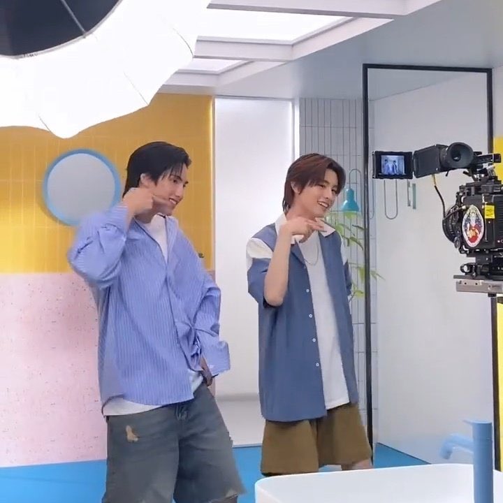 OngeNsw's tweet photo. จริงๆ จะต้องมีมาเช็ดหน้าให้กัน แต่เขาจัดออก กลัวสาวตุยเย่ก่อน อยู่ไม่ทันฟินแอดออน #ภออก็โอเค #ไอติมนม https://t.co/vA3qjf5t1A