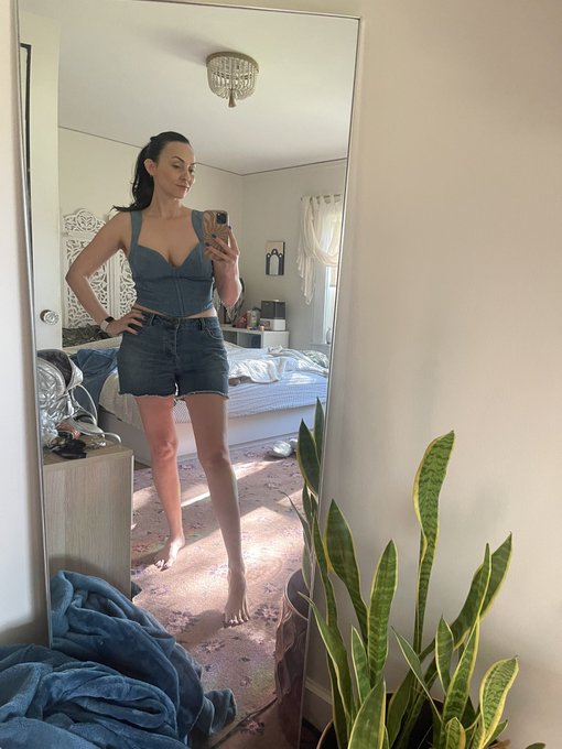 I keep talking about @MintStarsReal as a new tribute platform that is ADULT FRIENDLY. Read more about<a class="tags" target="_blank" title="On Twitter" href="/?out=eyJ0eXAiOiJKV1QiLCJhbGciOiJIUzUxMiJ9.eyJpYXQiOjE3MjIzNjM1MTIsImlzcyI6InR3cG9ybnN0YXJzLmNvbSIsIm5iZiI6MTcyMjM2MzUxMiwiZXhwIjoxNzUzODk5NTEyLCJyZWRpcmVjdF91cmwiOiJodHRwczovL3R3aXR0ZXIuY29tL01pbnRTdGFyc1JlYWwifQ.gy5KgU6nGIrNfSxrNiPJ8vaeIy_pGwG-T9xKK3kvokqE0OfzGgvOSLULBanEzNHxX47WQOXxmCiMHGzMGAOD0A">@MintStarsReal</a>