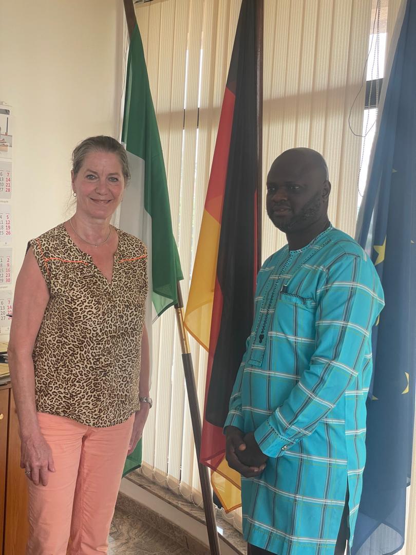 📣📣 Tune in to THE DIPLOMAT on the 🇳🇬 Police Radio📻, 99.1FM by 8️⃣.0️⃣0️⃣🅿️Ⓜ️ tomorrow 2️⃣4️⃣th April 2️⃣0️⃣2️⃣4️⃣ & listen to the interview with @AnnettInes,🇩🇪 Ambassador to 🇳🇬 as she discusses Police Reforms, 🇩🇪🇳🇬relations & other matters! @PoliceAffairs @PoliceNG @nigeriapolicefm
