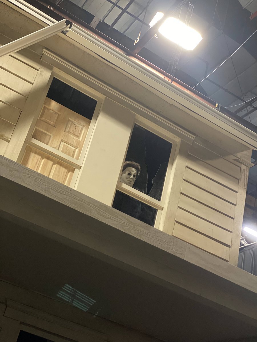 EvilTakesRoot's tweet photo. Haddonfield, Illinois
October 31st, 1978
The Night He Came Home.
#HHN31 #Halloween #HHNOrlando #MichaelMyers #TheMyersHouse #UniversalOrlandoResort #NeverGoAlone #TheNightHeCameHome #UnmaskingTheHorrorTour #TheBoogeymansComing #EveryoneIsEntitledtoOneGoodScare https://t.co/siXBIZaOpx