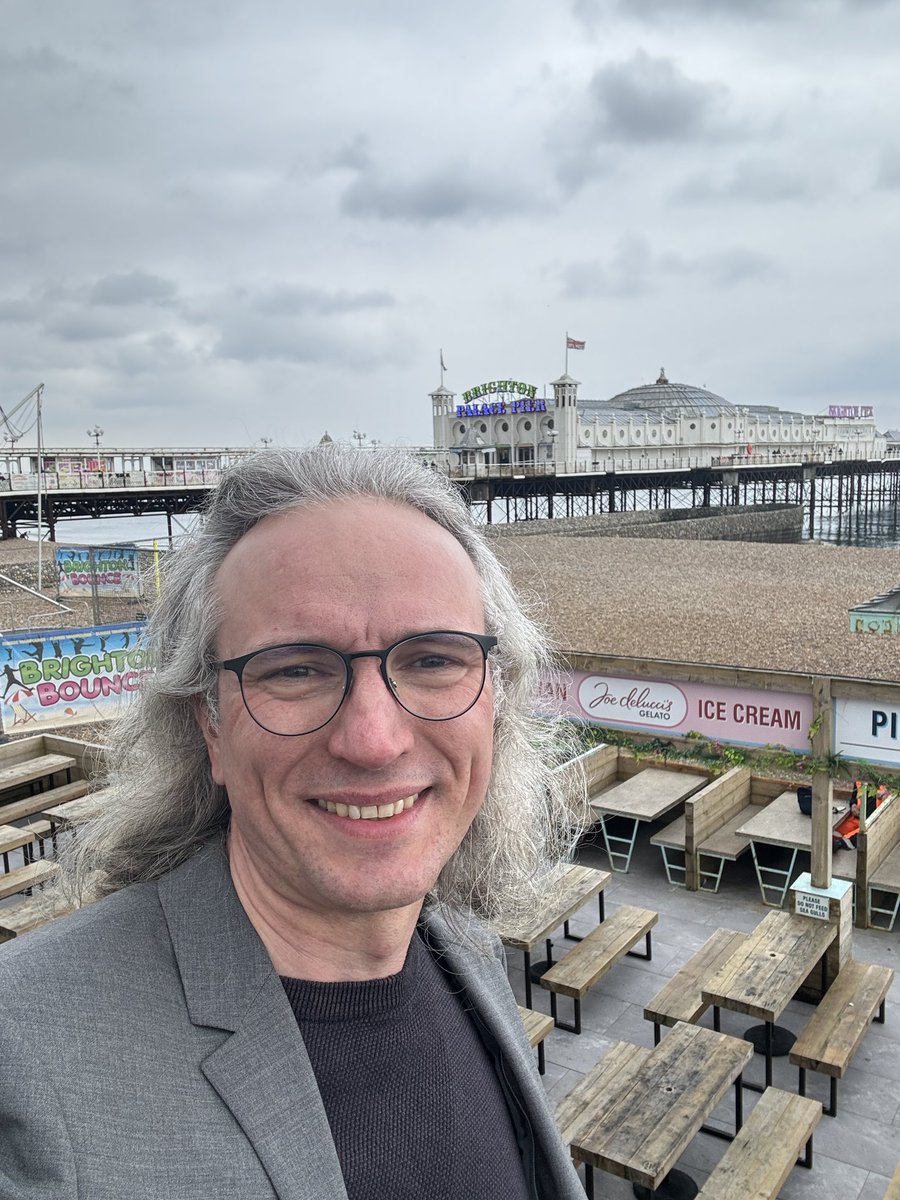 AdamLeyton's tweet photo. A very worthwhile trip to Brighton for #AffiliateHuddle! Thanks to all the fantastic panel speakers! 👏 Heading for the airport now to collapse/drink some fizz. Will make sure to plan it more than 48 hours in advance next time! 😂 https://t.co/asB8lJOlPs