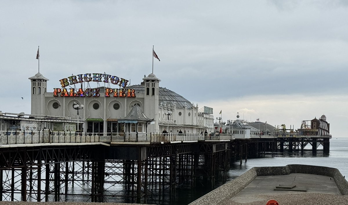 AdamLeyton's tweet photo. A very worthwhile trip to Brighton for #AffiliateHuddle! Thanks to all the fantastic panel speakers! 👏 Heading for the airport now to collapse/drink some fizz. Will make sure to plan it more than 48 hours in advance next time! 😂 https://t.co/asB8lJOlPs