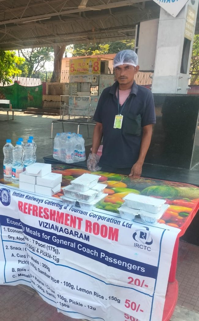 @RailMinIndia @EastCoastRail @DRMSambalpur @DRMKhurdaRoad @serailwaykol @SCRailwayIndia Provision has been made for  #economymeals for the convenience of passengers in General Coaches alongwith packaged drinking water from the dispensing counters in Waltair Division.