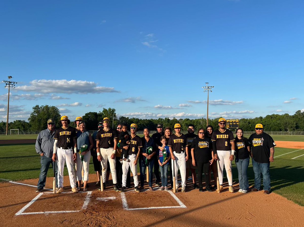 Last night was senior night for Softball and Baseball! These seniors have served us well over the past several years as leaders both on and off the field. Join me in congratulating these students for their hard work!