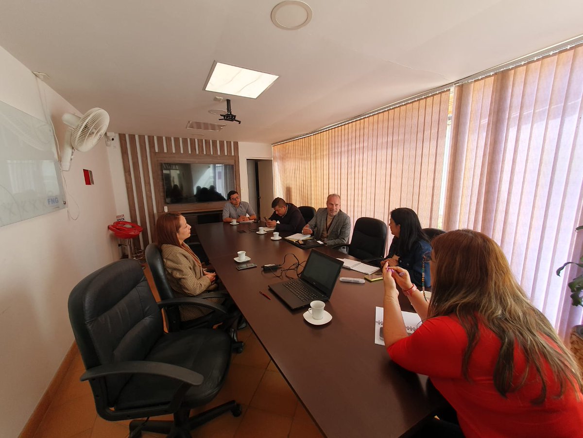 CRCBOYACA's tweet photo. 👉¡Grandes noticias! La Red Regional de Emprendimiento sigue creciendo y sumando actores clave.🤓

Hoy nos reunimos con el Banco Agrario de Colombia, quien se une a nuestra red para aportar educación financiera a nuestros emprendedores de Boyacá.  #Emprendimiento #CRCI https://t.co/0gVFJU84FL