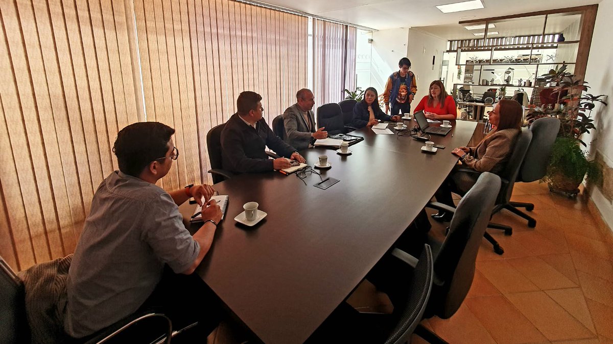 CRCBOYACA's tweet photo. 👉¡Grandes noticias! La Red Regional de Emprendimiento sigue creciendo y sumando actores clave.🤓

Hoy nos reunimos con el Banco Agrario de Colombia, quien se une a nuestra red para aportar educación financiera a nuestros emprendedores de Boyacá.  #Emprendimiento #CRCI https://t.co/0gVFJU84FL