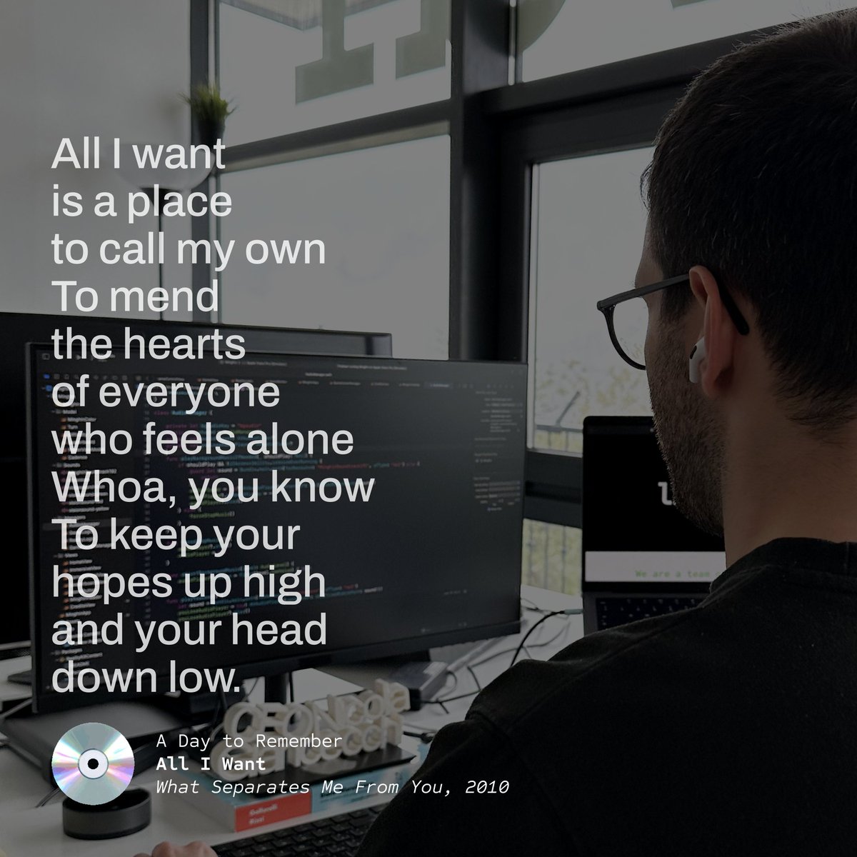 We want to virtually open the doors of our office and let you listen to our own music with push, the playlist by letvar. A selection of pop, rock, metal, hip hop and rap music from the past decades.
Available on Spotify and Apple Music! bento.me/letvar (2/5)
📸 <a href="/nicorsm/">Nicola Giancecchi</a>