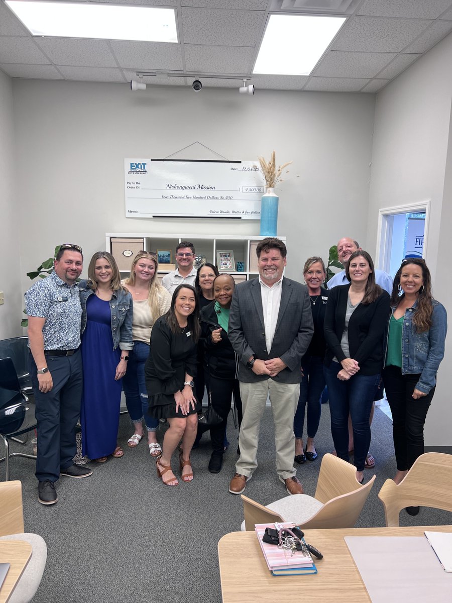 GreaterJaxHomes's tweet image. MLS Tips and Tricks class with Jeremy Cox was SO informative and FUN! 🤩

If you can sit in on one of his classes you will not regret it, he&apos;s incredibly knowledgeable and also HILARIOUS! Thanks Jeremy for coming out to our office today! 🙌

#mlstips #lovexitone #realestate...