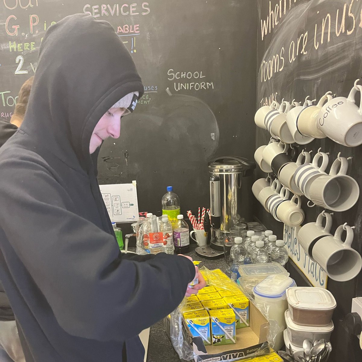 👊 A great start to our North Devon ASPIRE Programme

🍽 The group spent part of their day helping to provide hot meals and refreshments to the local community at Belle’s Place

#ECFC #community