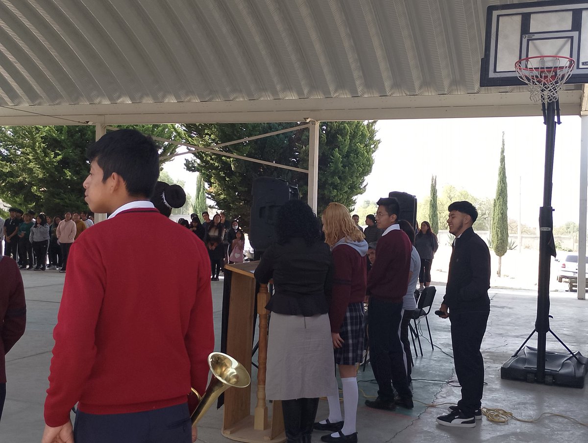 Escuela158's tweet photo. Academia de 1er grado a cargo de la ceremonia sobre el día de la tierra 🌍 https://t.co/ztxoY5ghcn