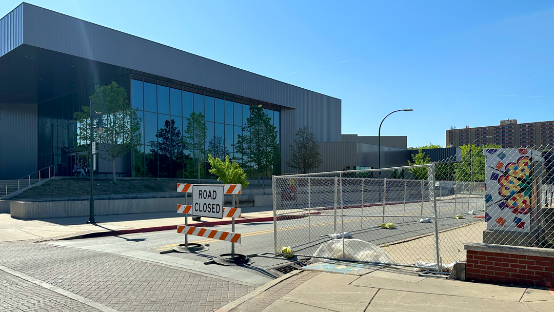 Starting this week, the southbound lane of West Ave will be closed due to construction on the Upper Ramble. The northbound lane will remain open! To avoid traffic delays when attending our shows, please be allow for extra travel time to ensure you don't miss your performance!