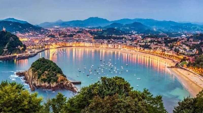 Spain before the tourism business took its toll is brought to life in John Banville's April in Spain set in the Basque city of #SanSebastien buff.ly/449meFk