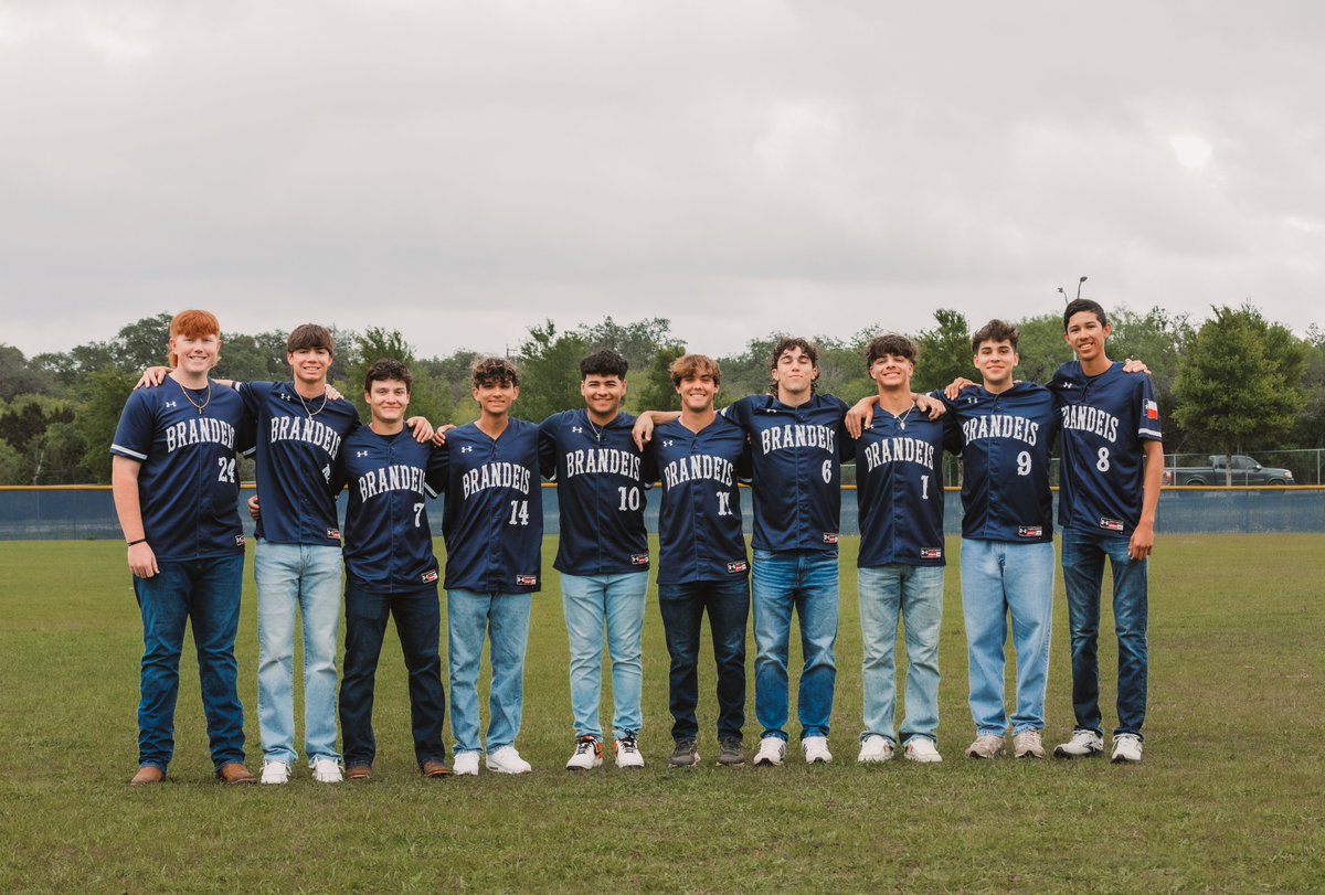 BroncoHardball's tweet photo. GAME DAY!! Join us this afternoon at NS #1 as we recognize our senior baseball players prior to the start of our game. First pitch is schedule for 4:45pm.  #ACAAC #FILLTHEJAR @BroncosBrandeis @geriberger08 https://t.co/0Bu1E7Ae3f
