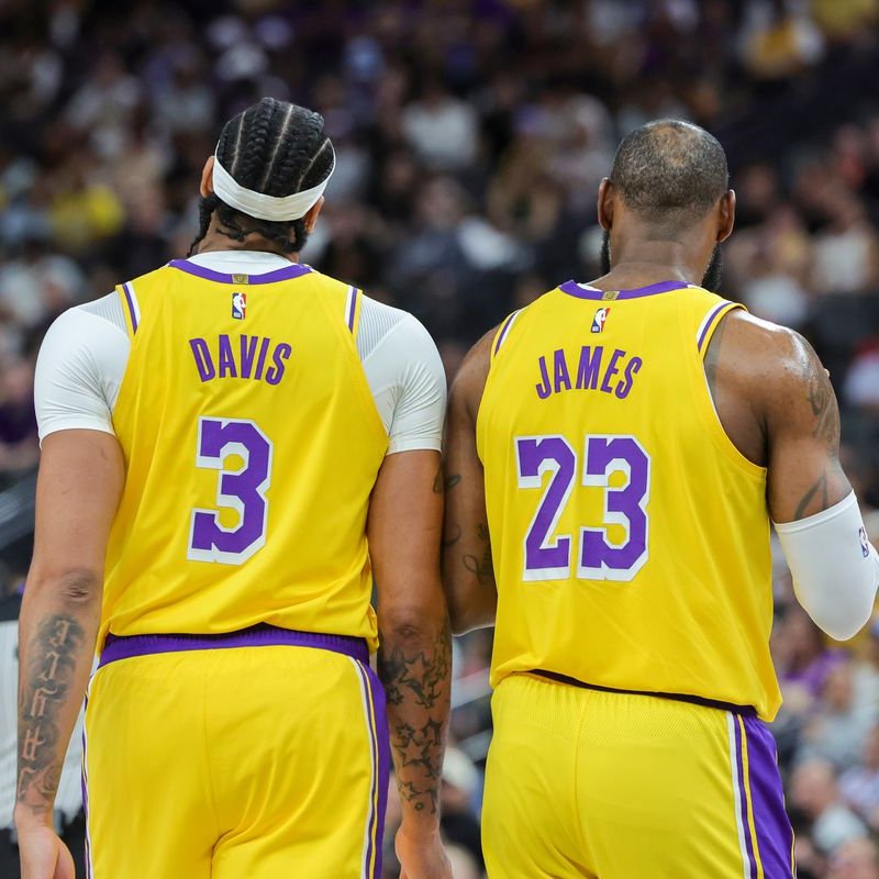 FILL IN THE BLANK: The Lakers have a _____ % chance of winning this series