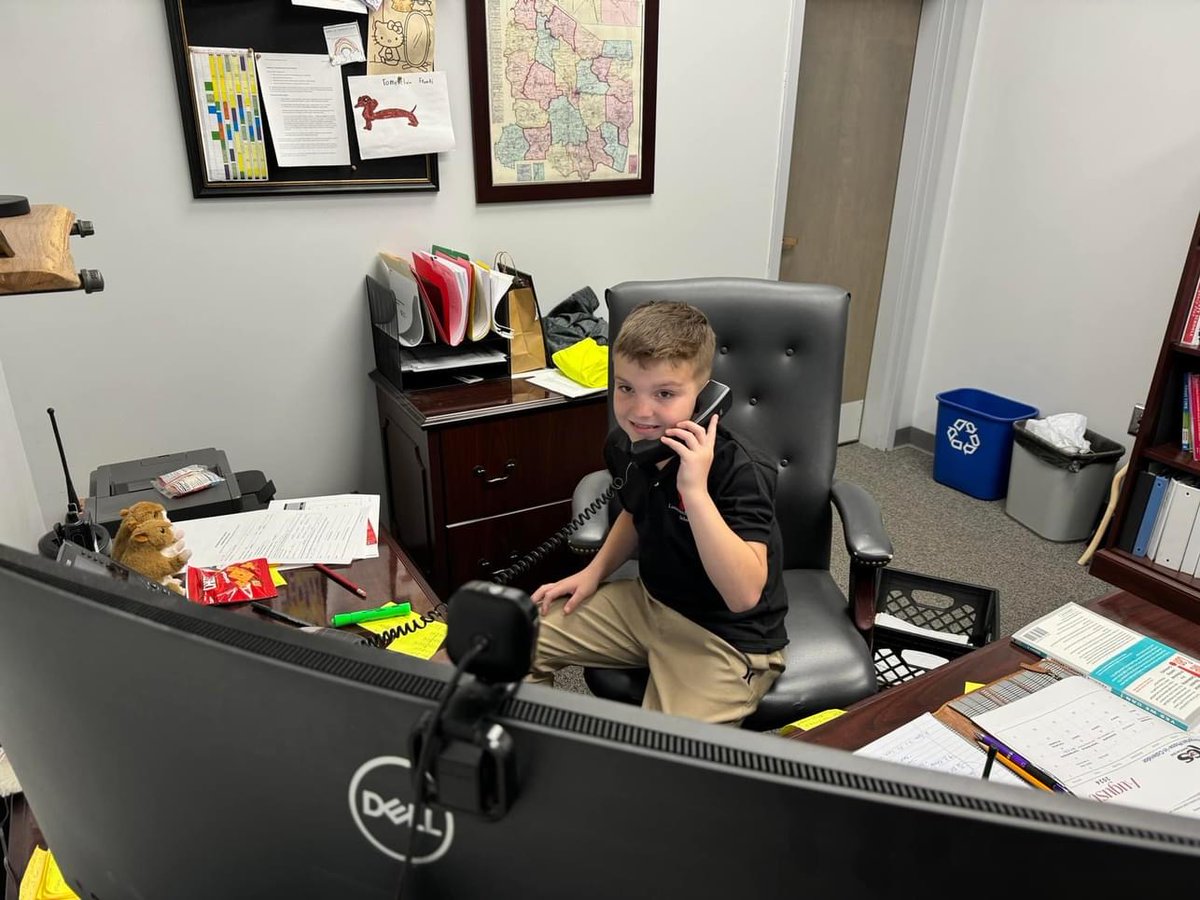 Lascassas fourth grader granted opportunity to serve as principal for a day #RCSSchoolSpotlight: Owen Mahoney spends day leading with Principal Randall Uptain April 23, 2024 By BARTON HENLEY Rutherford County Schools Continue reading: rcschools.net/apps/news/arti…