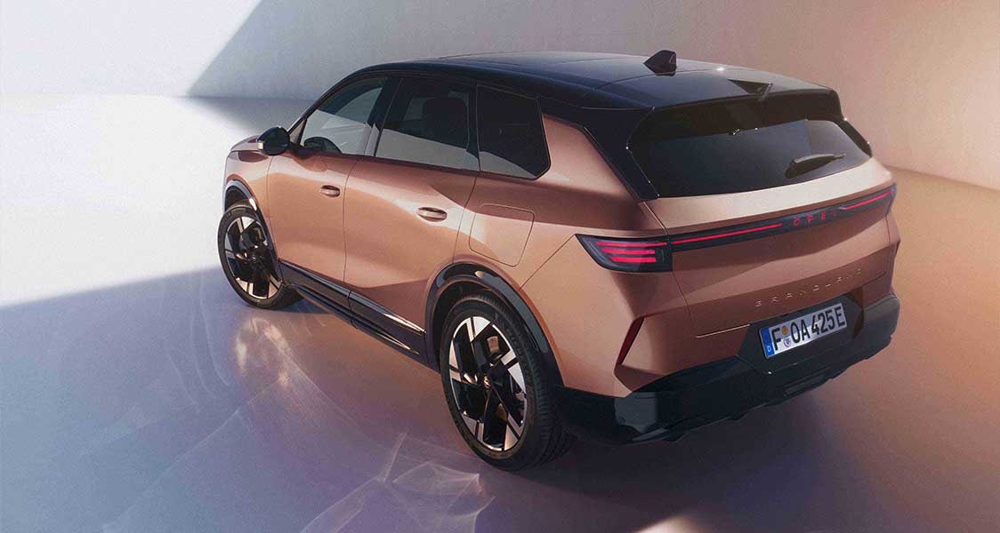 autolobi's tweet photo. Yeni Opel Grandland Boyut Atladı! https://t.co/qDzoekzcQo #OpelGrandland #grandland #opel #autolobi #boyut #newGrandland #yeni #new #FYP #23Nisan #medium #Hybrid #Experimental  #elektrik #electric #Eisenach #SUV #büyük #model #destek #cesur #hız #uyum #hacim https://t.co/6L2iSINhd9