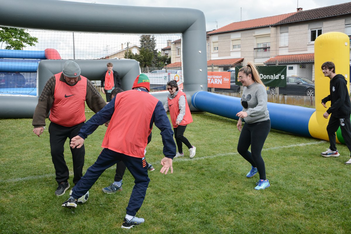 Superbe journée olympique tarnaise du #sportadapté !

À #Gaillac, aux côtés de Jacques Ferret, organisateur de cette journée qui permet aux personnes en situation de #handicap de découvrir des #sports individuels et collectifs adaptés.

En 2024 « Jouons ensemble » !

#tarn